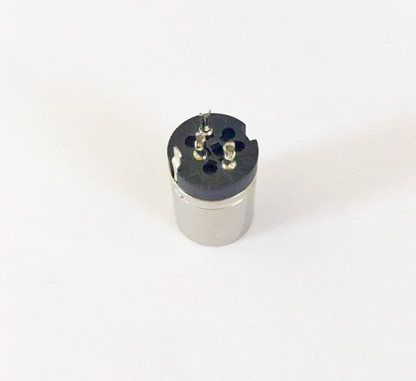 问：DC插头在生活中主要起到什么作用？